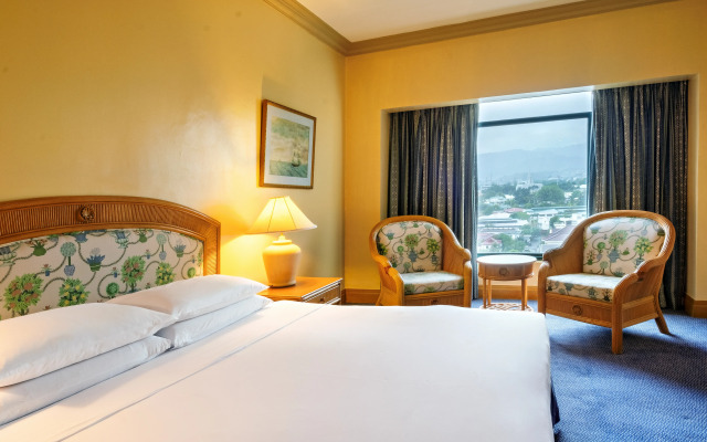 Waterfront Cebu City Hotel & Casino