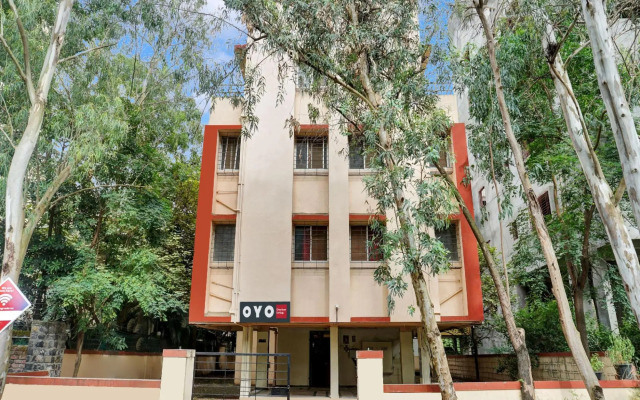 Fabhotel Destiny Living