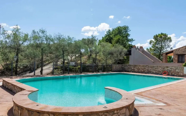 Peaceful Stay in Collazzone Hills