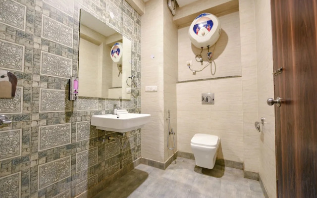 Fabhotel Laxmi Palace