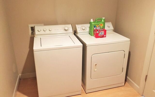 Downtown Luxury Condo at Citifront