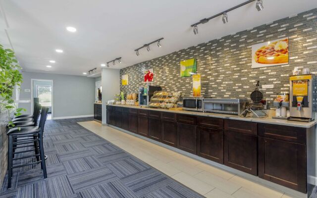 Suburban Studios Verona - Staunton North