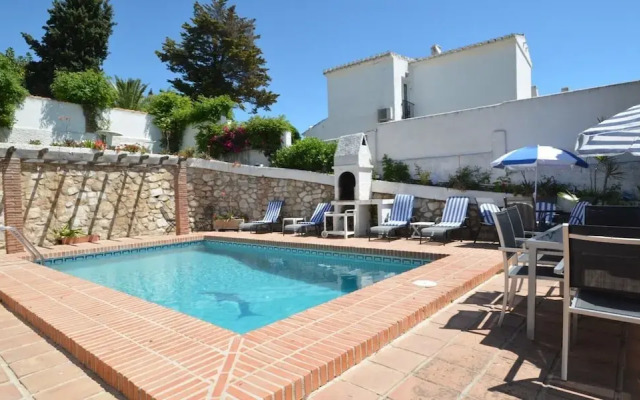 Beautiful 4-Bed det villa private pool sea views