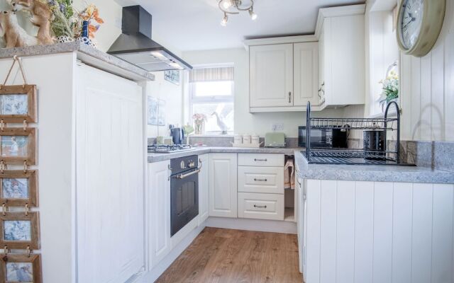 Bee Happy - 1 Bedroom Holiday Home - Saundersfoot