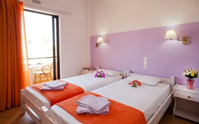 Nikolas Suites