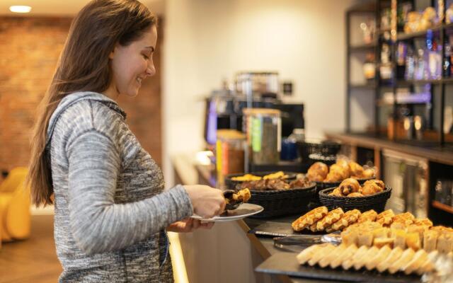Holiday Inn - the niu, Loom Manchester North by IHG
