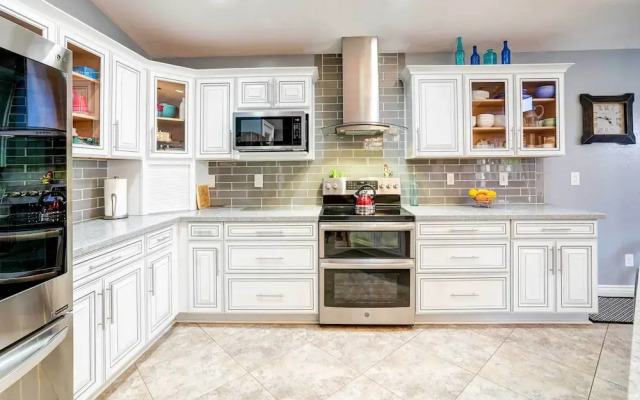 Spacious Arizona Getaway w/ Pool, Pets Welcome!