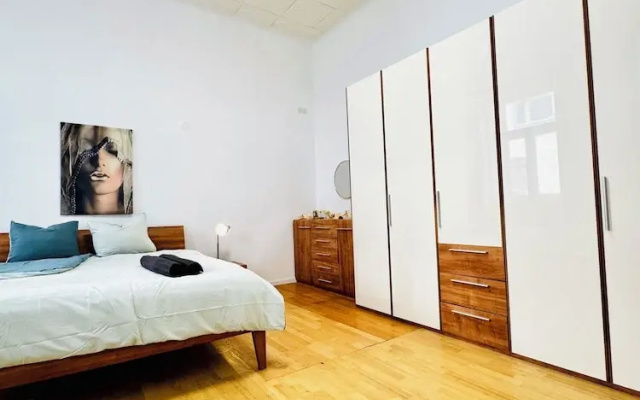 Cozy 2 Room Stay for 5 Near Stadthalle