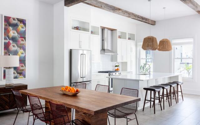 Historic District Charmer - 3 Br Townhouse