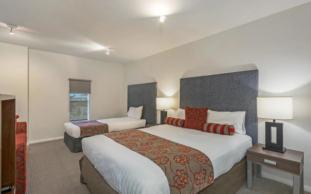 Mantra One Sandy Bay Road