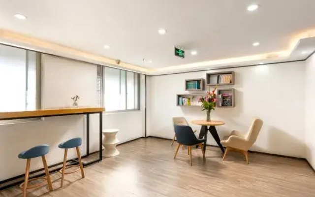Hilbert Hotel (Guangzhou Nansha Wanda Plaza Jinzhou Subway Station)