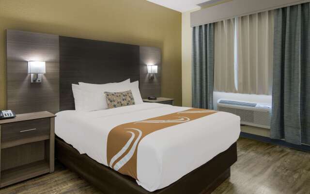 Quality Inn & Suites Roanoke - Fort Worth North