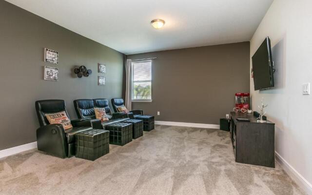 8 Bedroom Vacation Home with Pool 2114