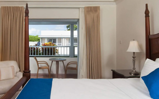 Savannah Beach Club Hotel