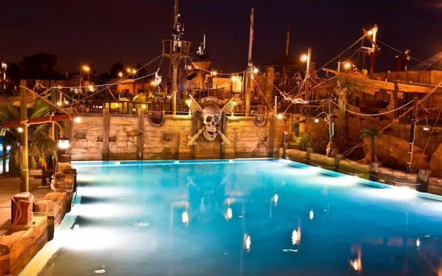 Hotel Pirates World