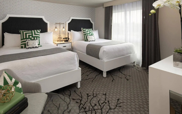 Carlyle Inn
