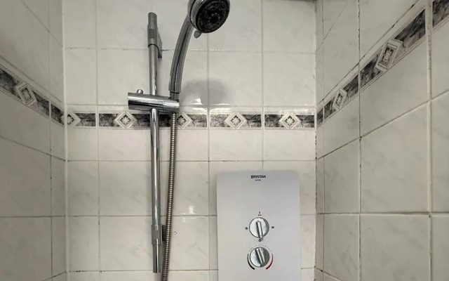 Studio Flat Yards From Bournemouth Beach