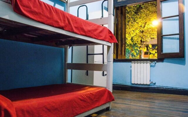 Hostel BarHouse