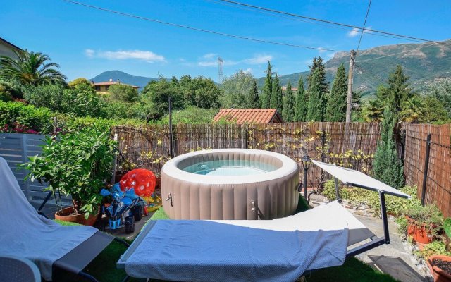 Awesome Home in Loc. Pontemazzori With Jacuzzi, Wifi and 2 Bedrooms