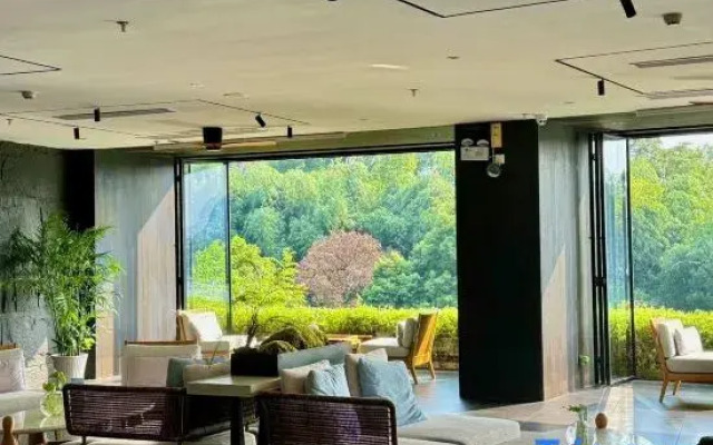 SYYF Lijiang River Courtyard Hotel,Guilin( Elephant Trunk Hill and Two Rivers & Four Lakes)