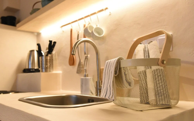 StayBridge Apartments, Mesongi