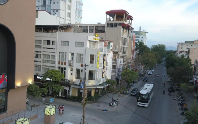 Nice Hue Hotel