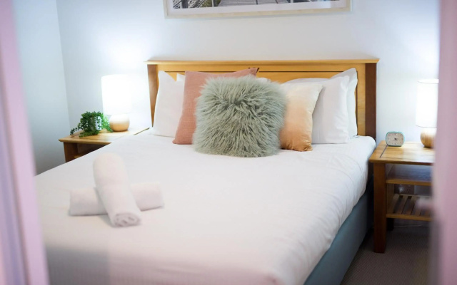 Grand Palais Boolarong Beachside Resort