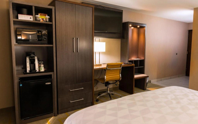 Holiday Inn Chicago SW-Countryside ConfCtr by IHG