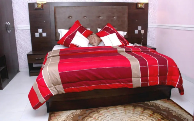 Queensgate Continental Hotel and Suites