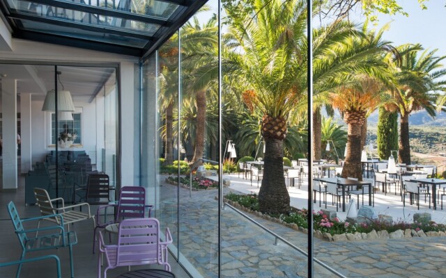 Catalonia Reina Victoria Hotel