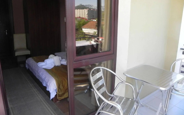 Hotel Leon
