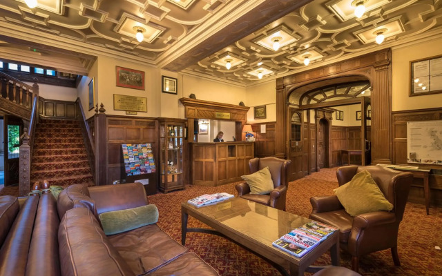 Macdonald Elmers Court Hotel