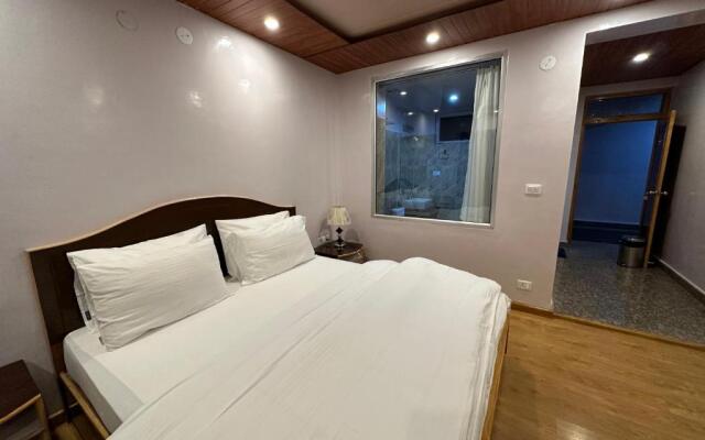 Raku Guest House