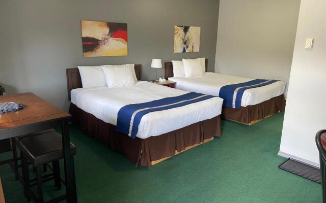 Monashee Lodge