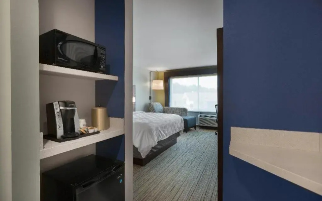 Holiday Inn Express Lake Park by IHG