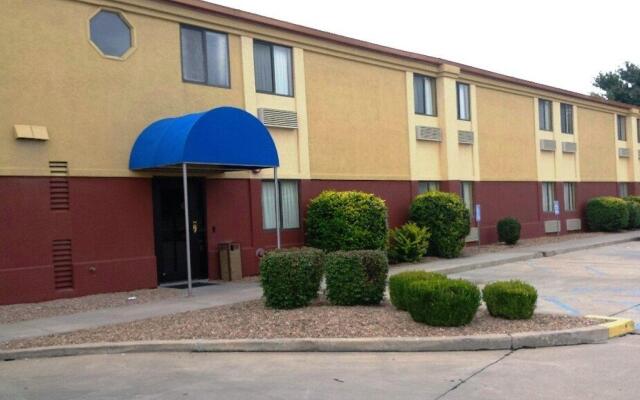 Coratel Inn & Suites by Jasper Park City - Wichita North