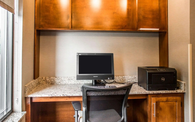 Comfort Suites Hartville - North Canton