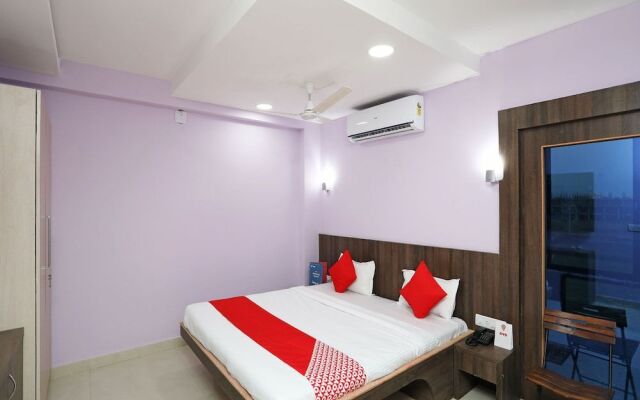 OYO 19521 Hotel Noopur Premium