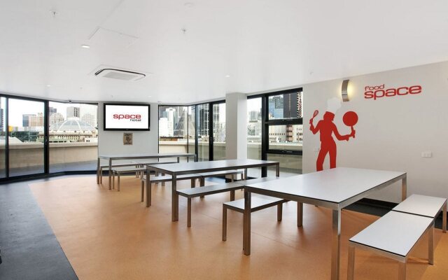 Space Hotel - Hostel