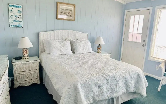 Westside- 3 Bedroom Home by RedAwning