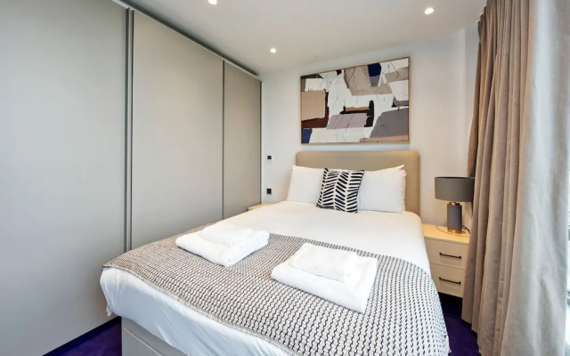 Luxuriant One-bedroom Poplar Apartment