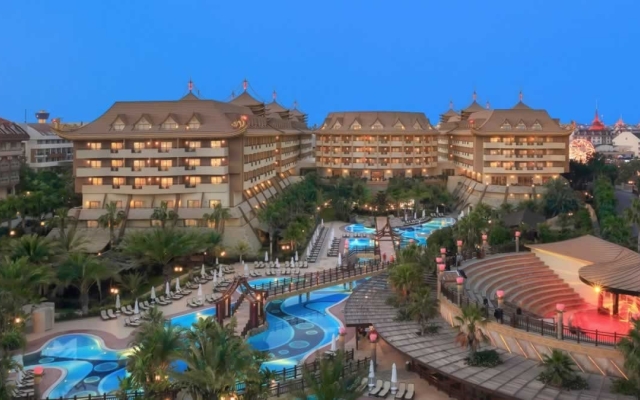 Royal Dragon Hotel – All Inclusive