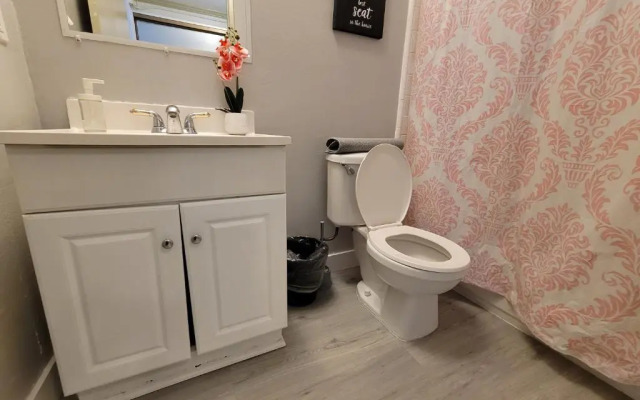 Warm Unit W-Private Bath-C04