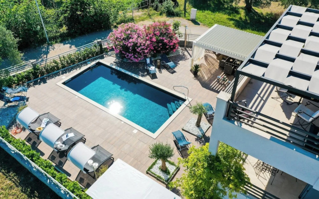 Villa Olive Garden Apartments