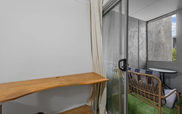 Studio With Balcony Access in Central Bowen Hills