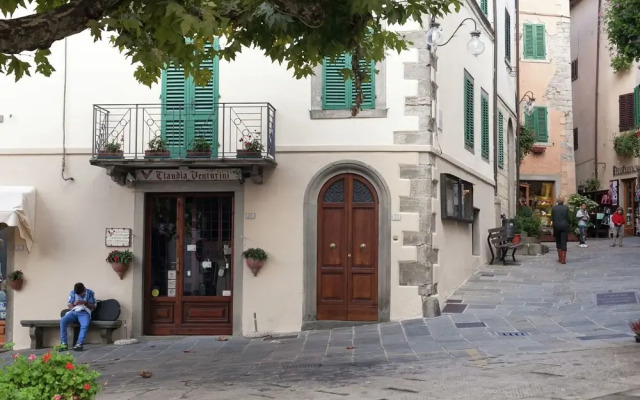 Comfy Holiday Home With Fireplace, Garden Furniture,barbecue