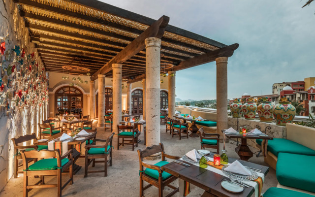 Hacienda Encantada Resort & Residences