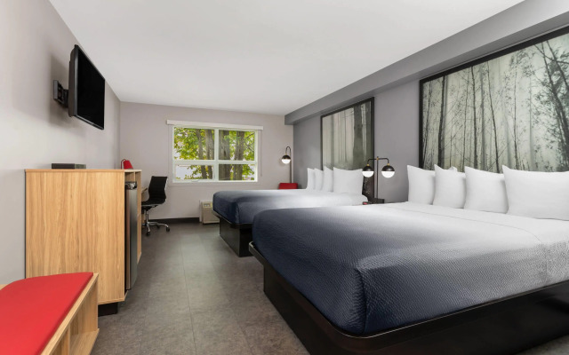 Super 8 by Wyndham Sault Ste Marie On