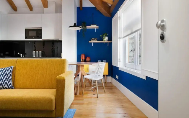 Downtown Prime With Terrace by Vacationy