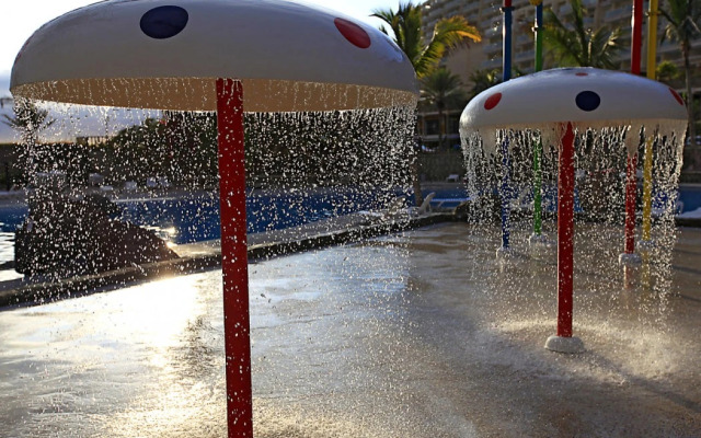 LIVVO Lago Taurito Hotel & Aquapark